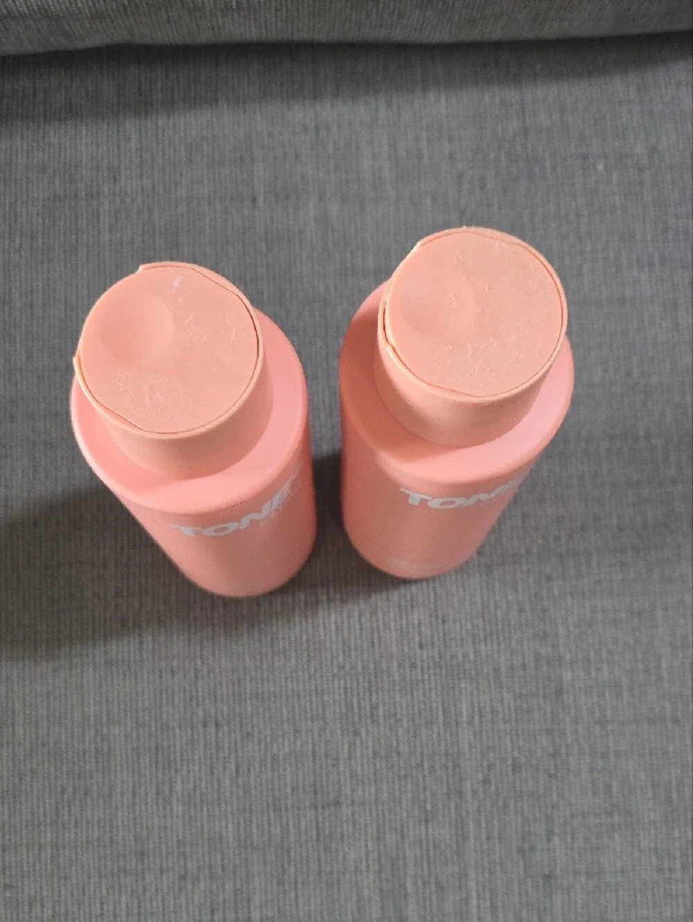 TONE Citrus Pink Grapefruit Hydrating Body Wash, New, 2 Bottles, 16.9oz Each.